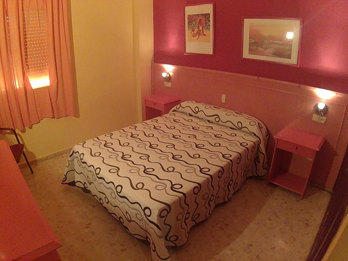 Hostal Carlos III Эль-Эхидо Экстерьер фото
