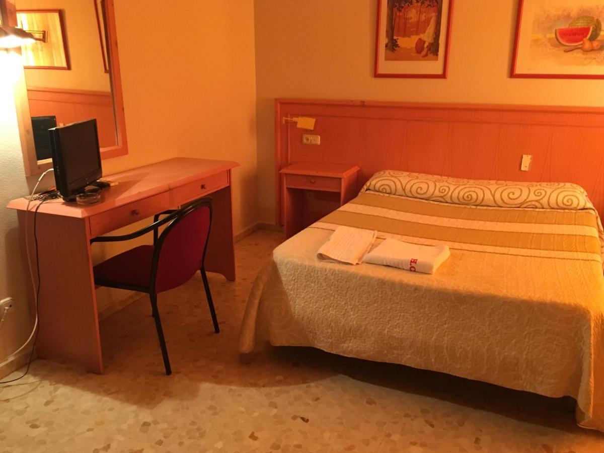 Hostal Carlos III Эль-Эхидо Экстерьер фото