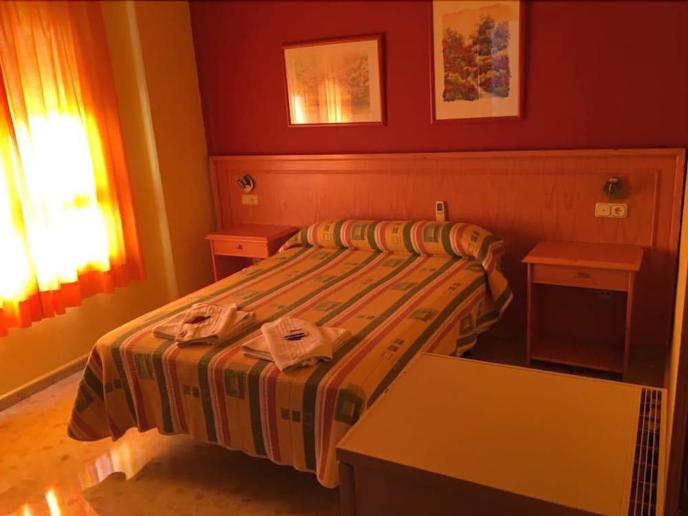 Hostal Carlos III Эль-Эхидо Экстерьер фото